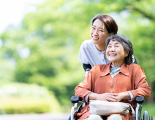 親の介護なんてまだ先…と思っている人必見! 『コープの介護保険』でお得に備えて安心を