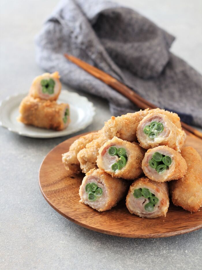 お弁当にもおススメ!いんげんとチーズの肉巻きフライ