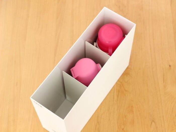 仕切ると倒れてこない!