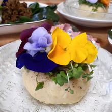 シンプルポテトサラダとドライカレー!食卓にエディブルフラワーを取り入れる!