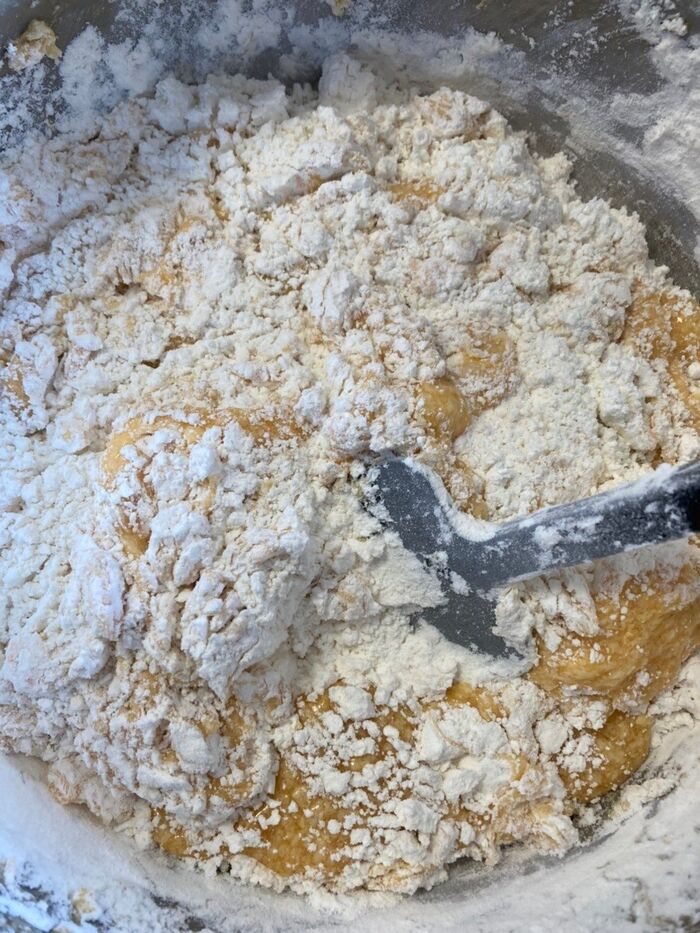 粉類を振るい入れます♪