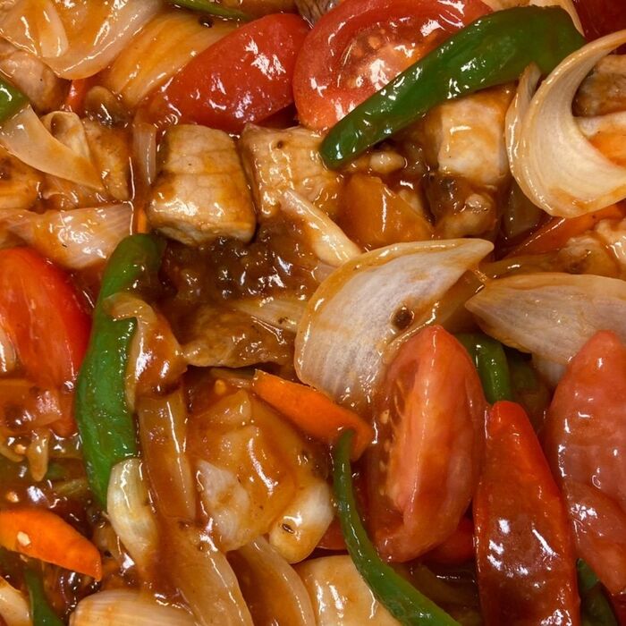 最後に生のトマトを加えて混ぜたら出来上がり~♪