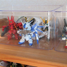 「飾りながら保管」が気軽に叶う収納ケース。ダイソー300円商品。