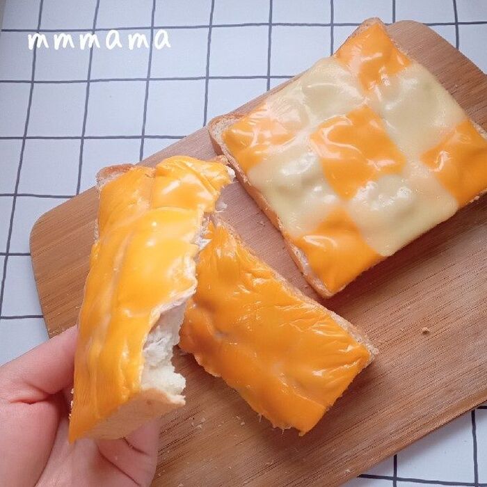 簡単!うちの定番♡ツナマヨチェダーチーズトースト