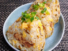 【朝ごはんやお弁当に】高菜入りでウマっ♪生姜焼きリメイクおにぎり