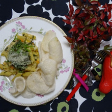 🍝🍝🍝🍝 ツナコーンペンネ、over 大葉 avec 海老煎餅 🍝🍝🍝🍝