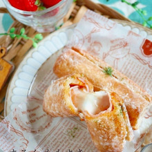 卵焼き器でサクサク!とろ~り伸びる『チーズドッグ風ロールサンド』