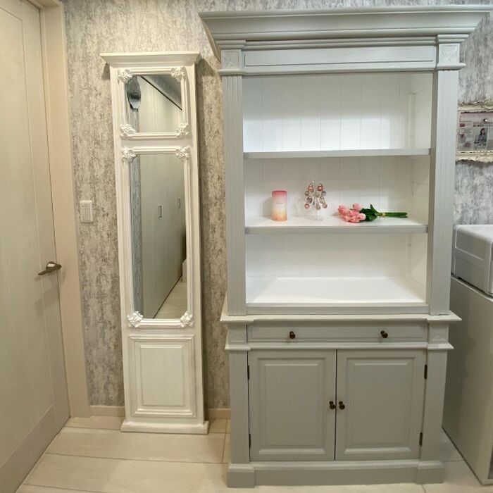 シャビーな収納棚