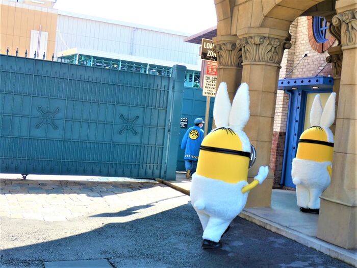 イースターミニオンのキャラクターグリーティング!