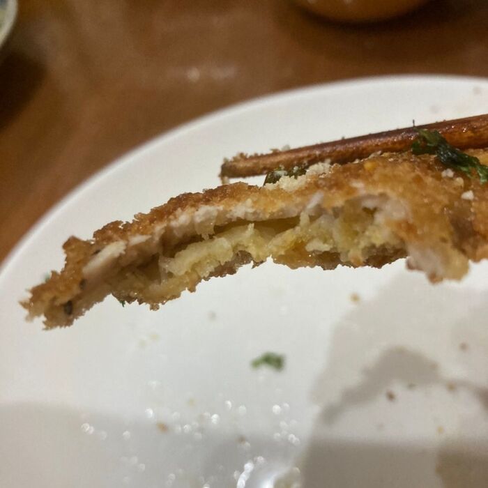 一口かじるとこんな感じです♪