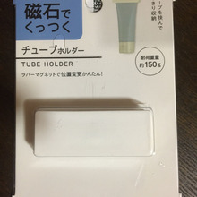 吊るす収納もいいけど、つける収納も◎