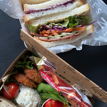 100円ショップの「クラフトデリボックス」を使ってサンドイッチ弁当