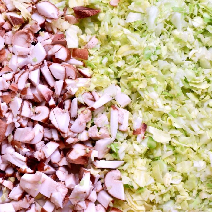 野菜をみじん切りにする