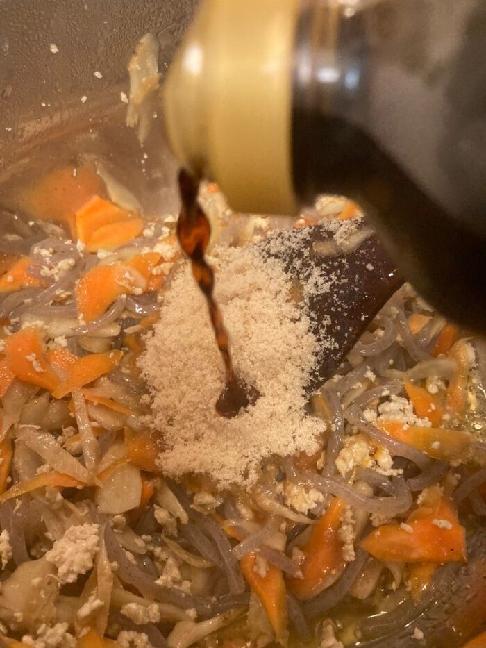 味付けはシンプルに醤油、砂糖、みりん、だしの素(粉末)です♪