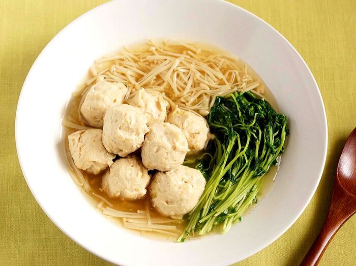 【鶏団子と豆苗の煮物】便利な野菜だし使用!