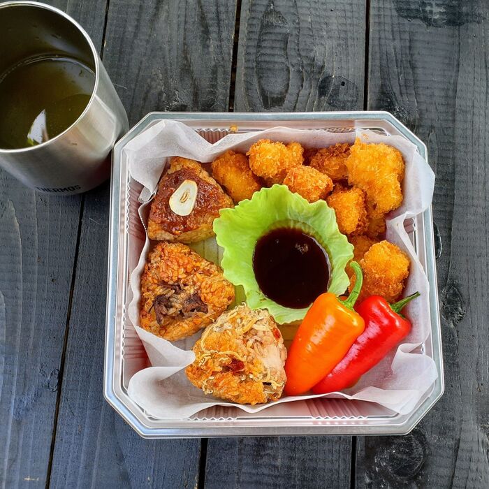 ガーデンランチ~生でも食べられる甘い「スナックパプリカ」と焼きおにぎり(3種類)の可愛いお弁当!