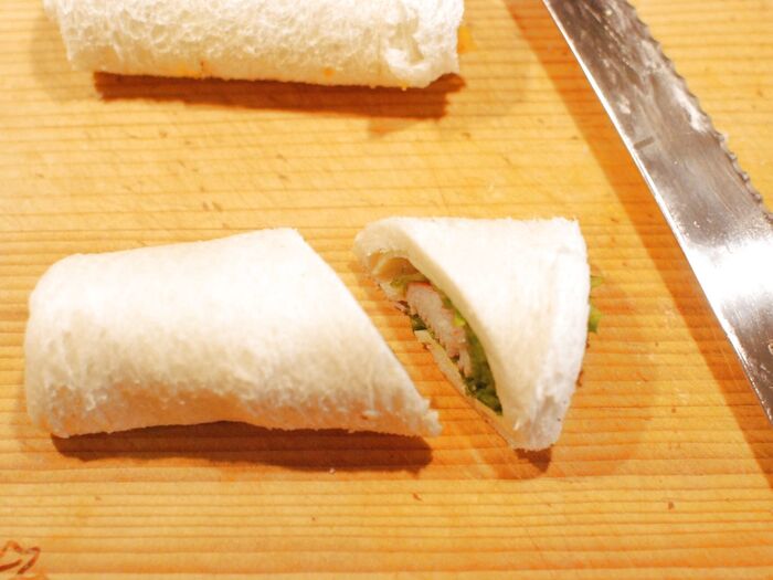斜めにカットします
