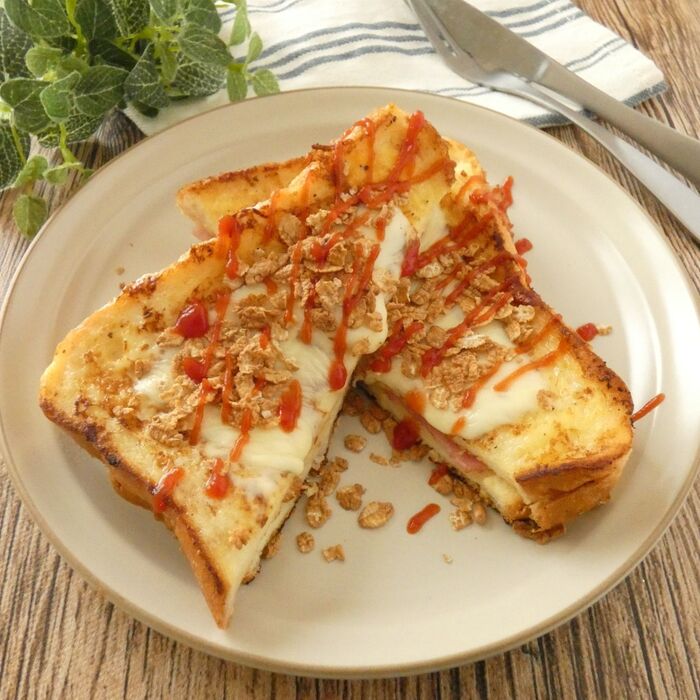 朝食やランチにピッタリ!「ベーコンとチーズのフレンチトースト」