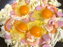 卵と魚肉ソーセージで超簡単なおかず