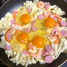 卵と魚肉ソーセージで超簡単なおかず