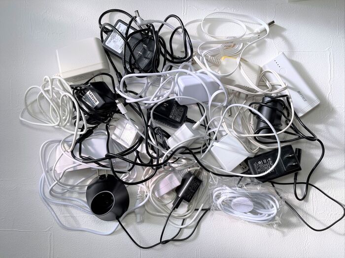 【100均】一目でわかる!取り出しやすい充電器収納
