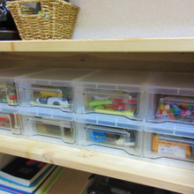 収納場所に困った小物/キャン★ドゥのミニ引き出しで一括管理。