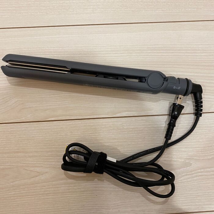 憧れのストレートヘアに慣れるSALONIAグレーの限定色