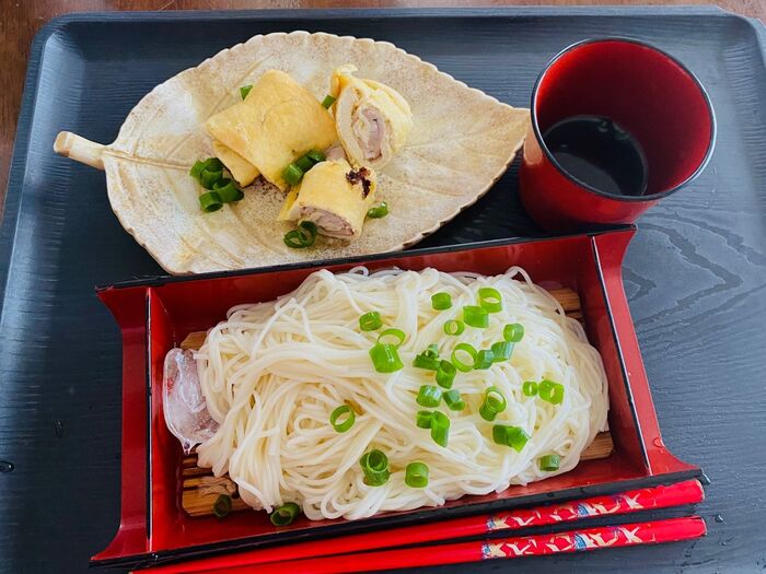 豚肉と油揚げのクルクル巻き!油揚げのジュワッがたまりませんよ〜