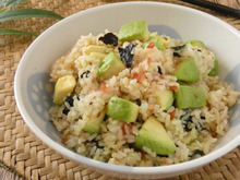 簡単混ぜるだけ!「アボカドと梅干しの混ぜご飯」