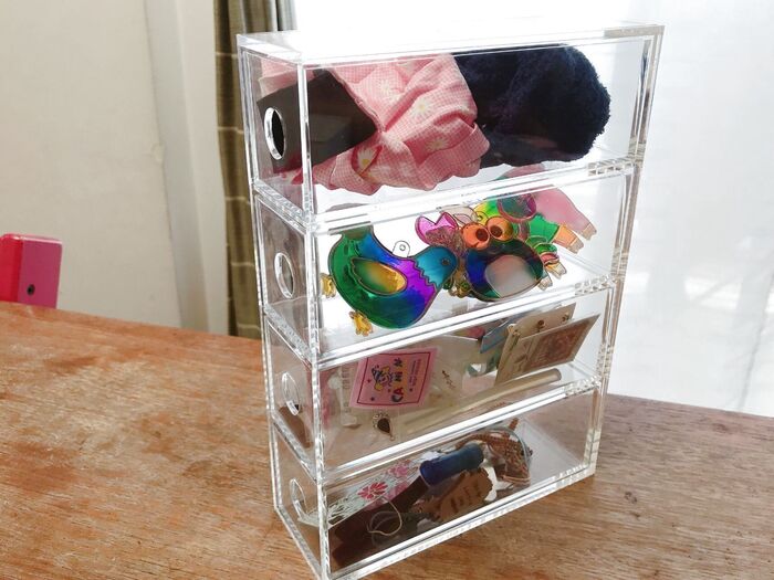 透けて見えて管理しやすい! 無印アクリルケースを子どもの小物入れに