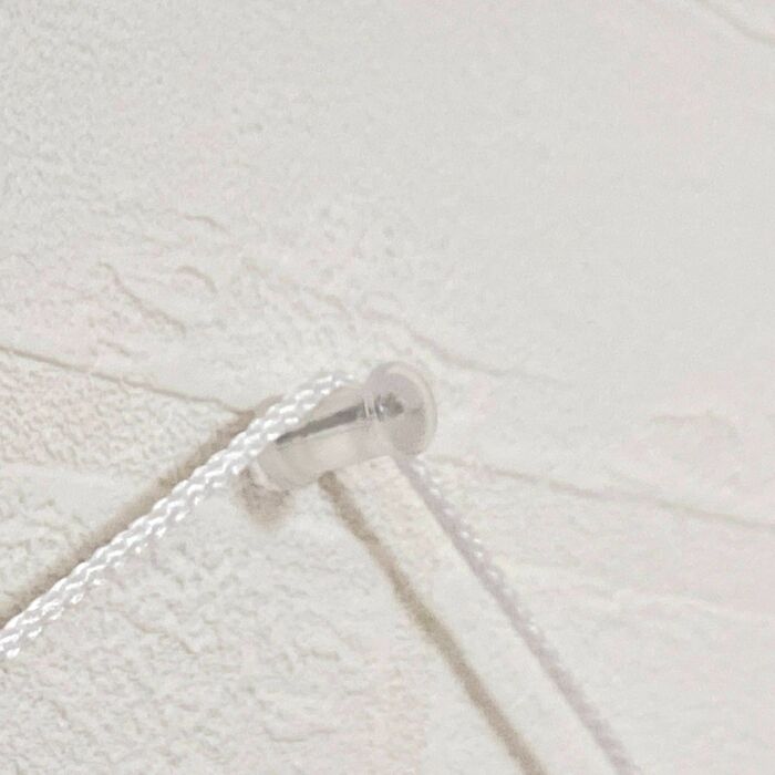 画鋲にひっかけます