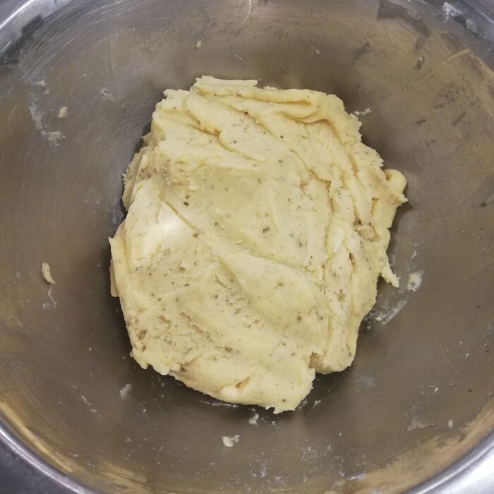 ⑤カモミールティーを加える。