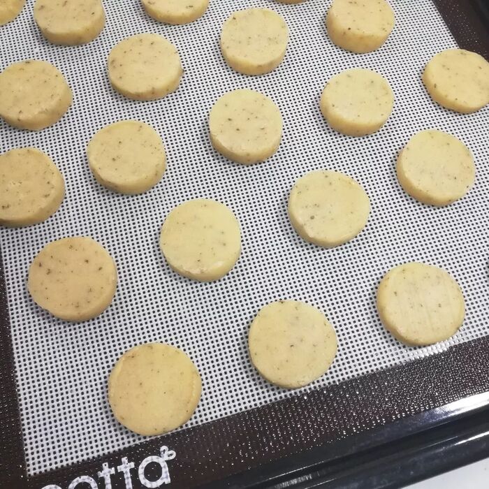 ⑧生地を5mm厚に切る