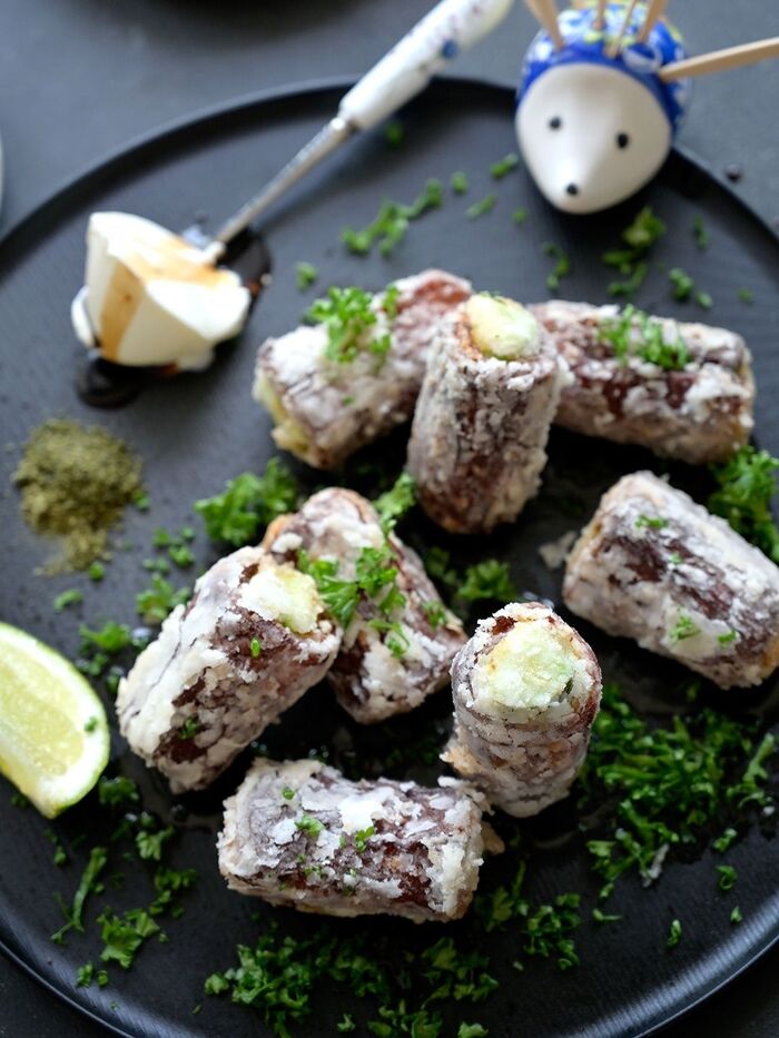 ちくわきゅうり揚げ:ライムとバルサミコサワークリーム添え