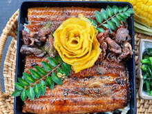 100均重箱で鰻重…薔薇!?薔薇ではありません~食べられますよ!