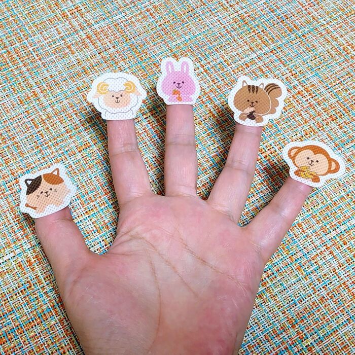 指人形?ただのシールじゃないよ【強力アロマで撃退】