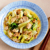 【豚肉のレタス炒め】便利な野菜だし使用!