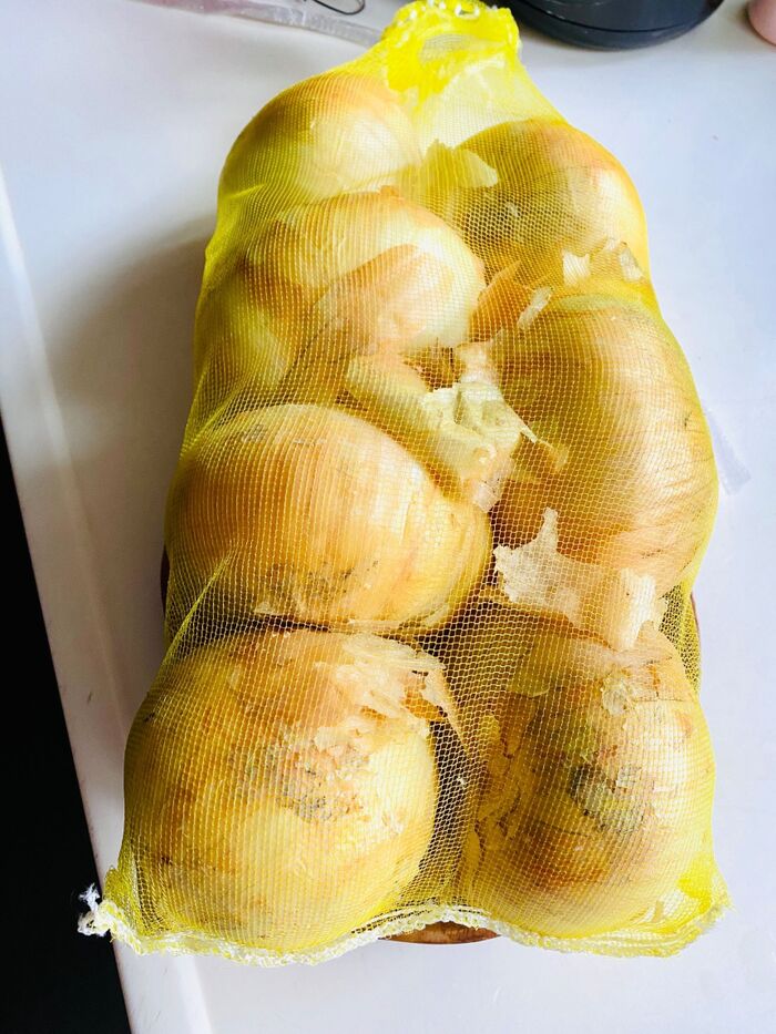 これは嬉しい♪新玉ねぎが1個500g!デカっ!