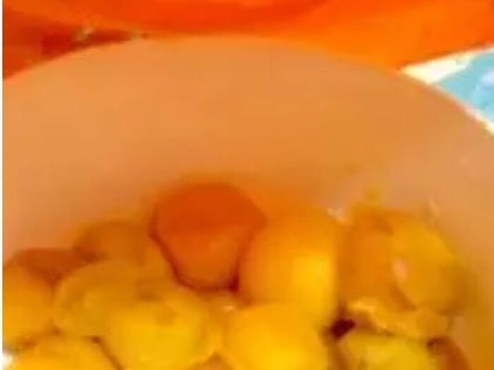 実が破れて汁が取れにくくなってきたら加熱終了。