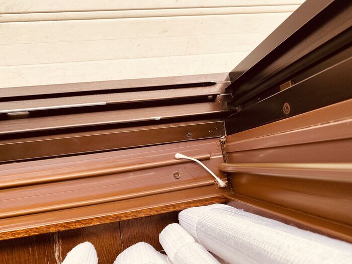 塵も山とならない前に!綿棒で!楽々掃除