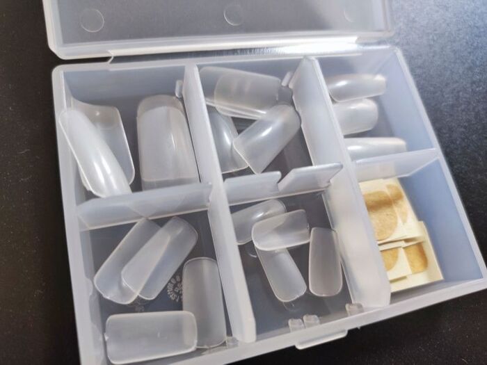 細かくバラバラになりやすい「ネイル用グッズケース」として・・・