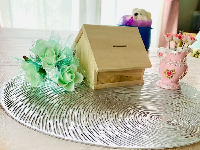 一度は憧れませんか?WOODの貯金箱!これが110円ですよ〜