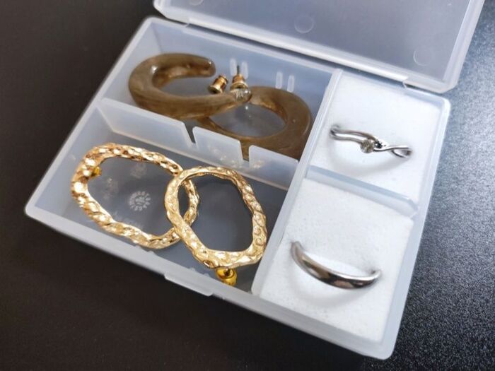 アクセを持ち運ぶ時の「アクセサリーケース」として・・・