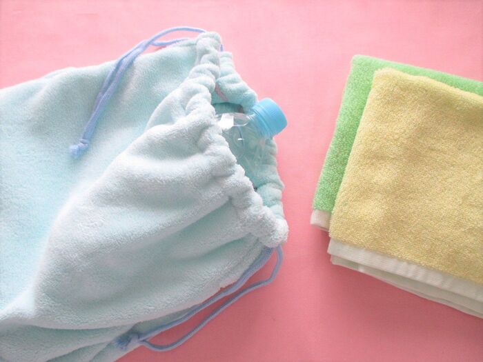 端処理不要!!ぬれた物でもどんどん収納!!ふんわりやさしいタオル巾着