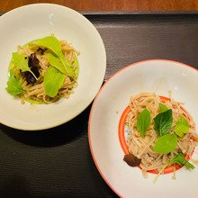 ジメジメのこの時期にさっぱりして美味しい えのきのレモンバター炒め