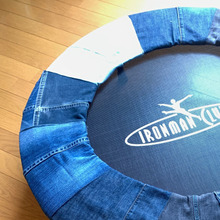 使わなくなったジーンズでトランポリン補修