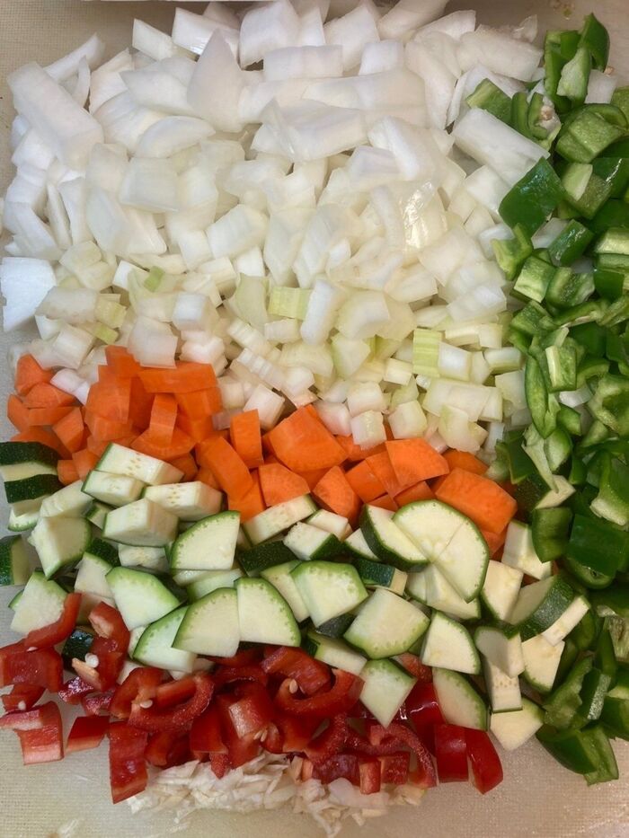 こんな野菜をコロコロに切ります