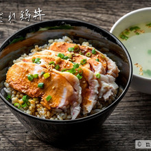 余熱で放っとく「プルプル胸肉のよだれ鶏」を食物繊維たっぷりの麦飯丼に!