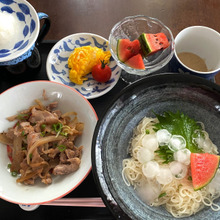 ぶっかけ素麺の豚肉は焼いた方が確かに美味しい(*^◯^*)