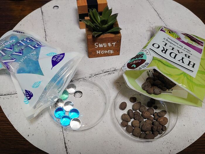 ハイドロカルチャーやプラントビーズを使うのもいいのですが